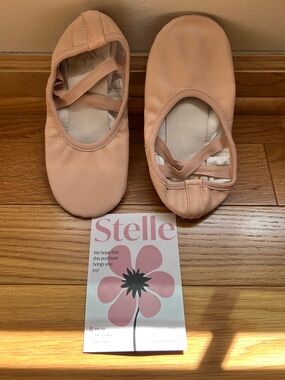 Stelle Girls Peach Ballet Shoes with Crossed Elastic Straps